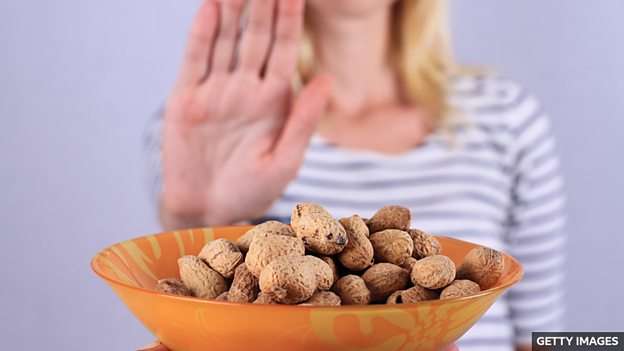 Can people be freed from peanut allergy? 人们能完全摆脱花生过敏吗？