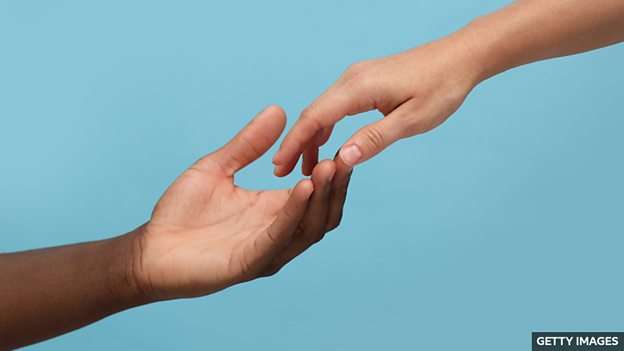 四个包含单词 “hand” 的短语